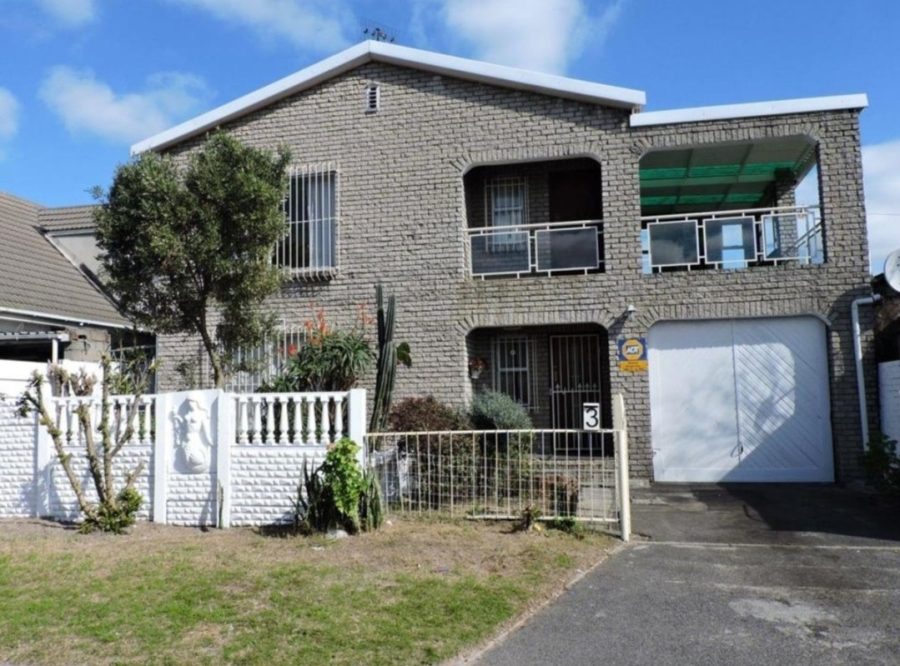 5 Bedroom Property for Sale in Cravenby Western Cape